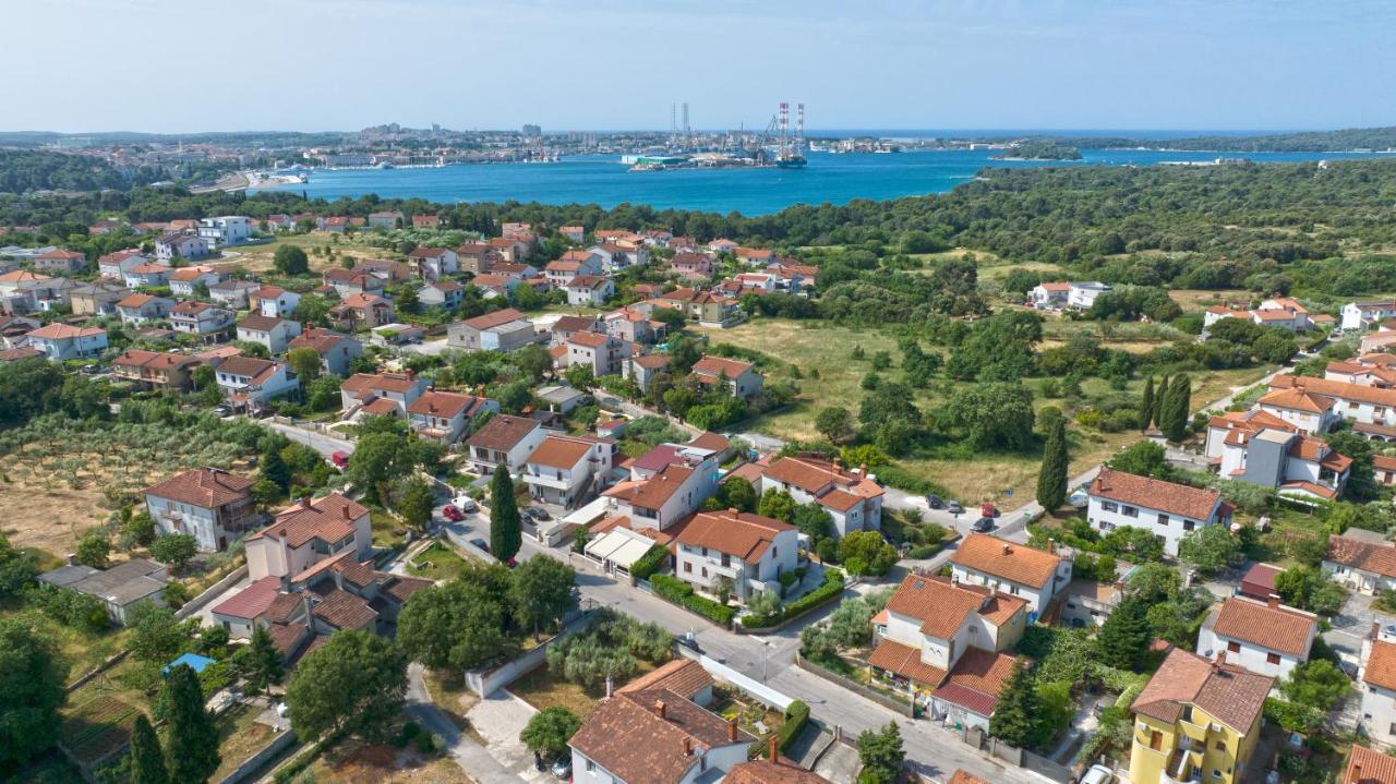 E&m Apartment Pula