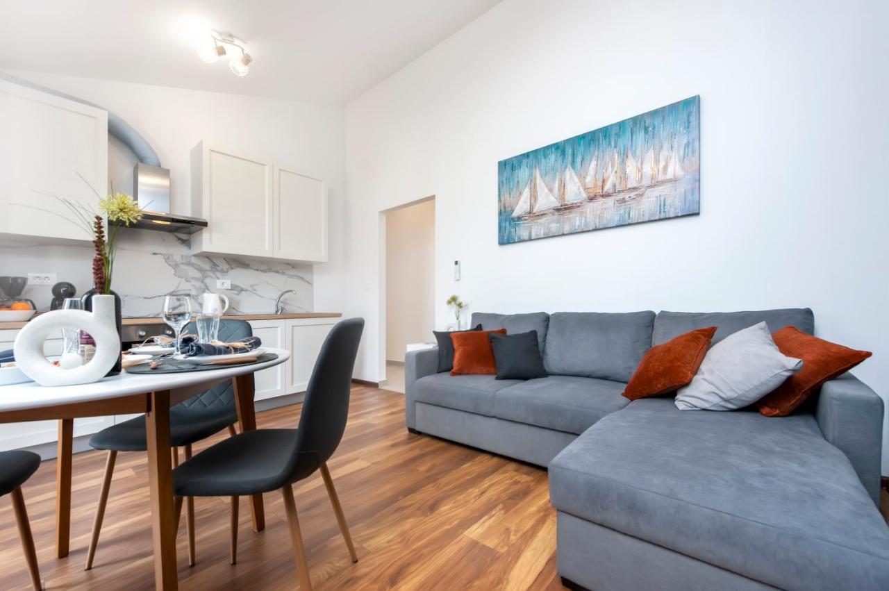Apartment E&m