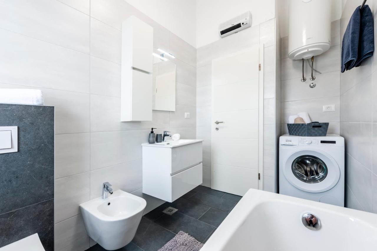 Apartment E&m *